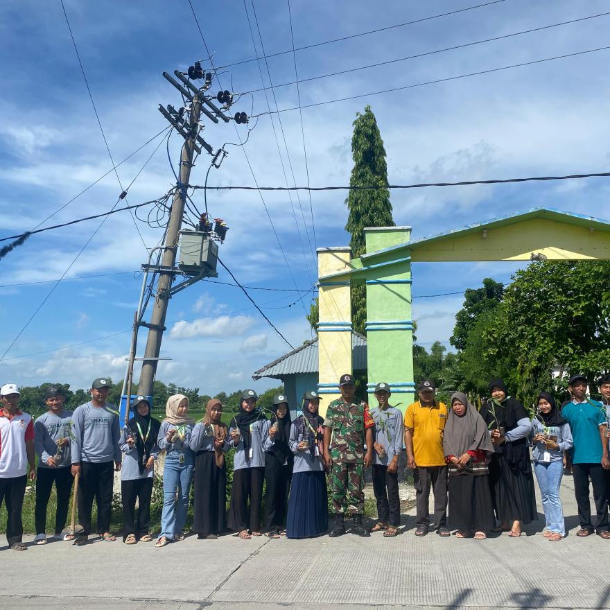 Penghijauan Desa Kedungrejo : Kolaborasi Mahasiswa KKN UNUGIRI Dengan Pemerintah Desa Kedungrejo